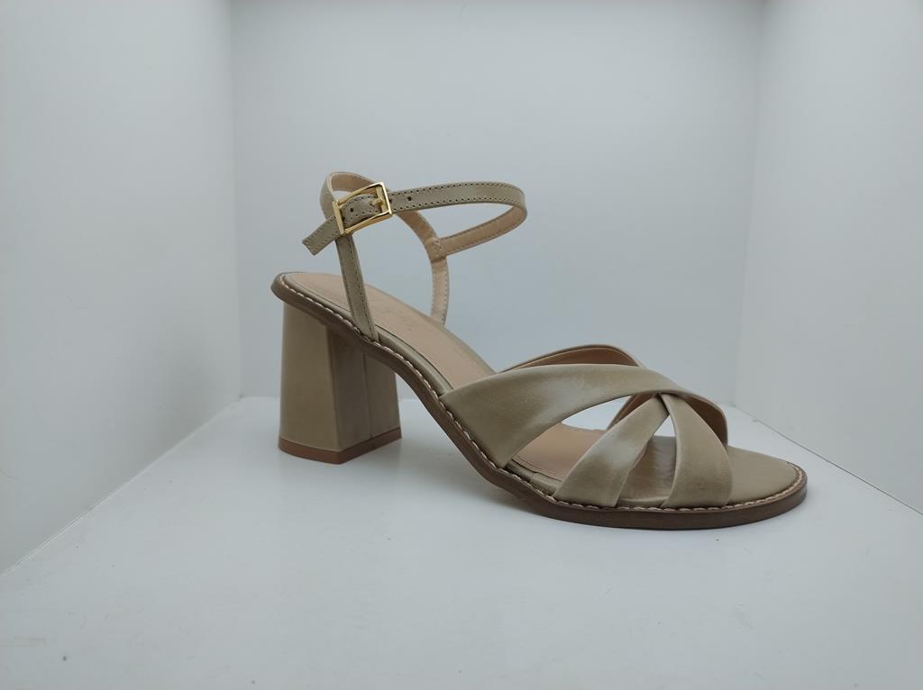 Sandália Salto/Vira - Nina